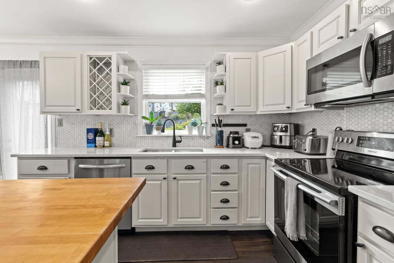 72 Fleetview Drive, Halifax, NS - Indoor Photo Showing Kitchen With Upgraded Kitchen