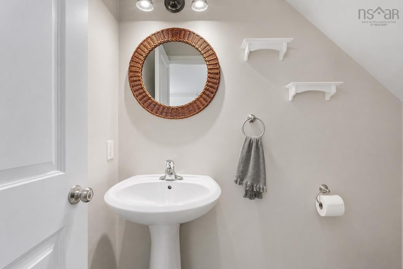 72 Fleetview Drive, Halifax, NS - Indoor Photo Showing Bathroom