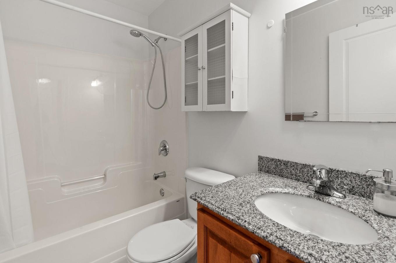 72 Fleetview Drive, Halifax, NS - Indoor Photo Showing Bathroom