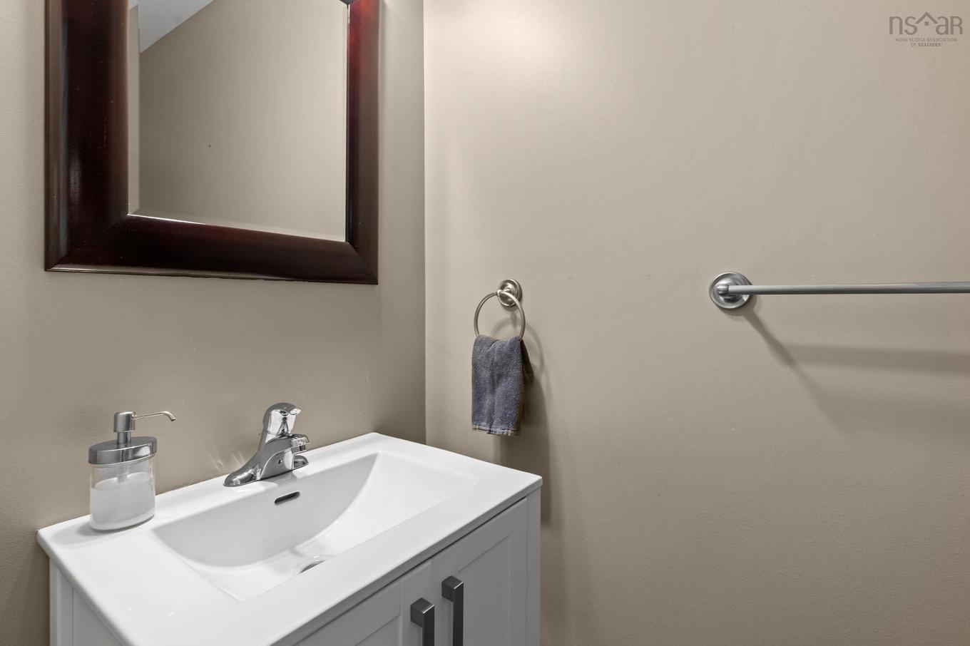 72 Fleetview Drive, Halifax, NS - Indoor Photo Showing Bathroom