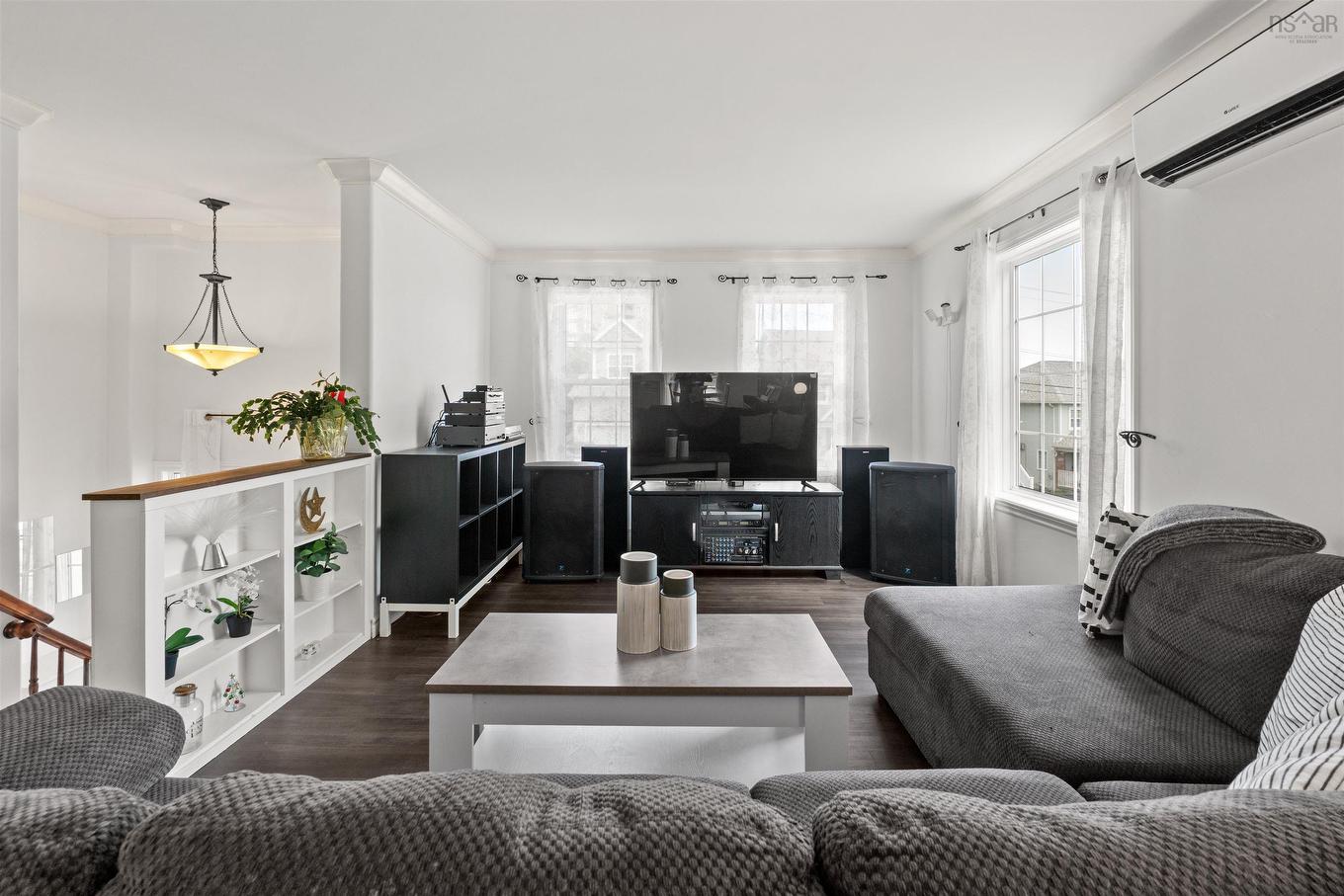 72 Fleetview Drive, Halifax, NS - Indoor Photo Showing Living Room