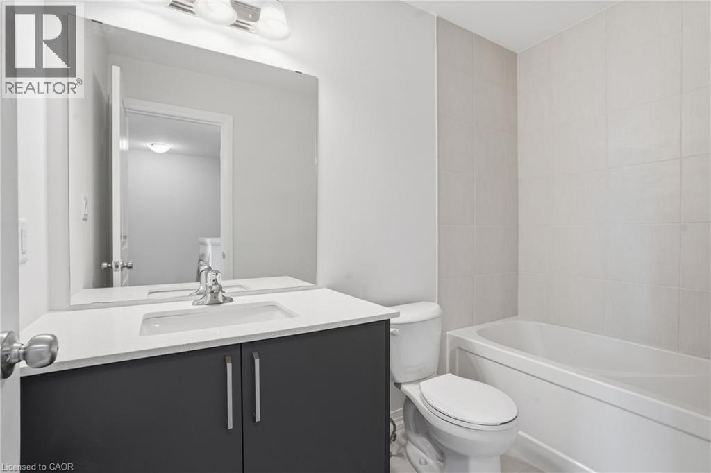 155 Equestrian Way Unit# 33, Cambridge, ON - Indoor Photo Showing Bathroom