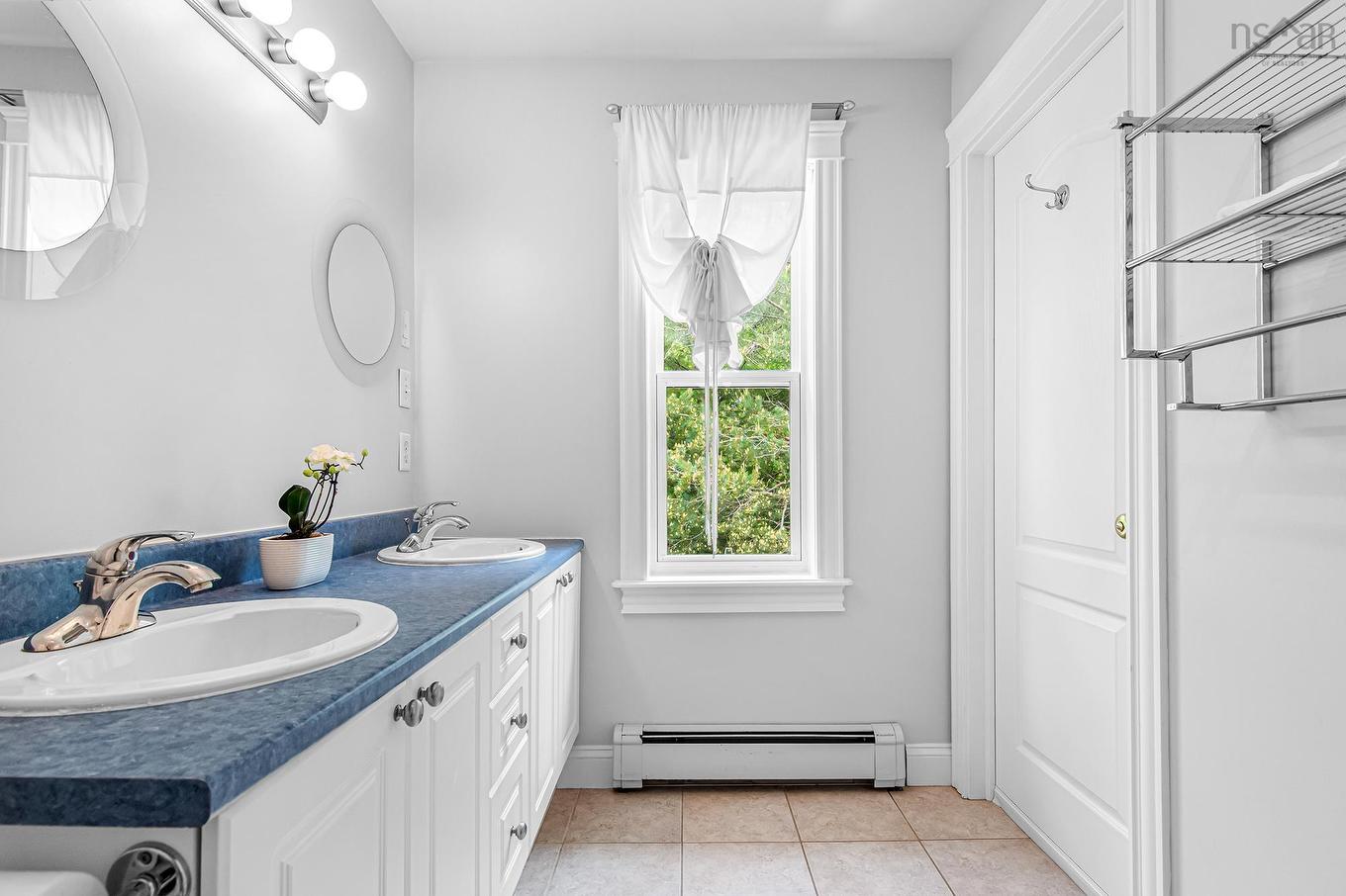 48 Gorsebud Close, Halifax, NS - Indoor Photo Showing Bathroom