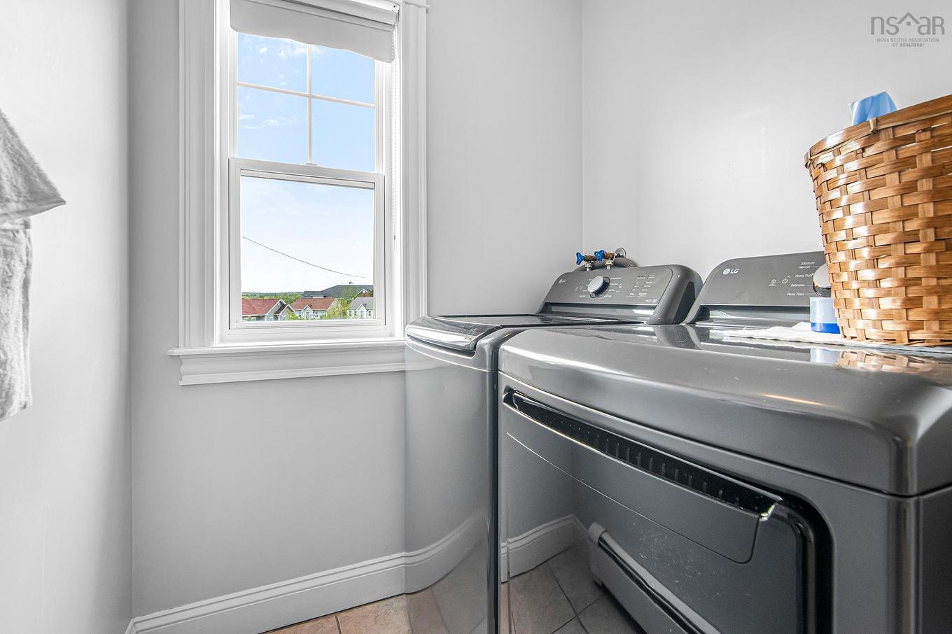 48 Gorsebud Close, Halifax, NS - Indoor Photo Showing Laundry Room