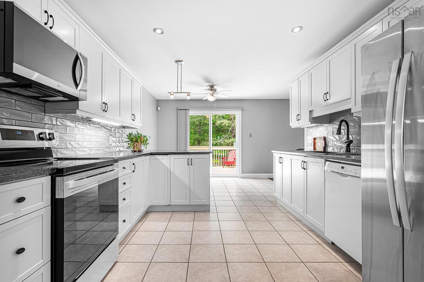 48 Gorsebud Close, Halifax, NS - Indoor Photo Showing Kitchen With Upgraded Kitchen