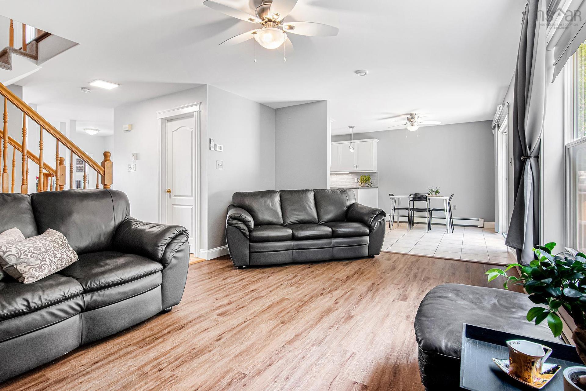 48 Gorsebud Close, Halifax, NS - Indoor Photo Showing Living Room