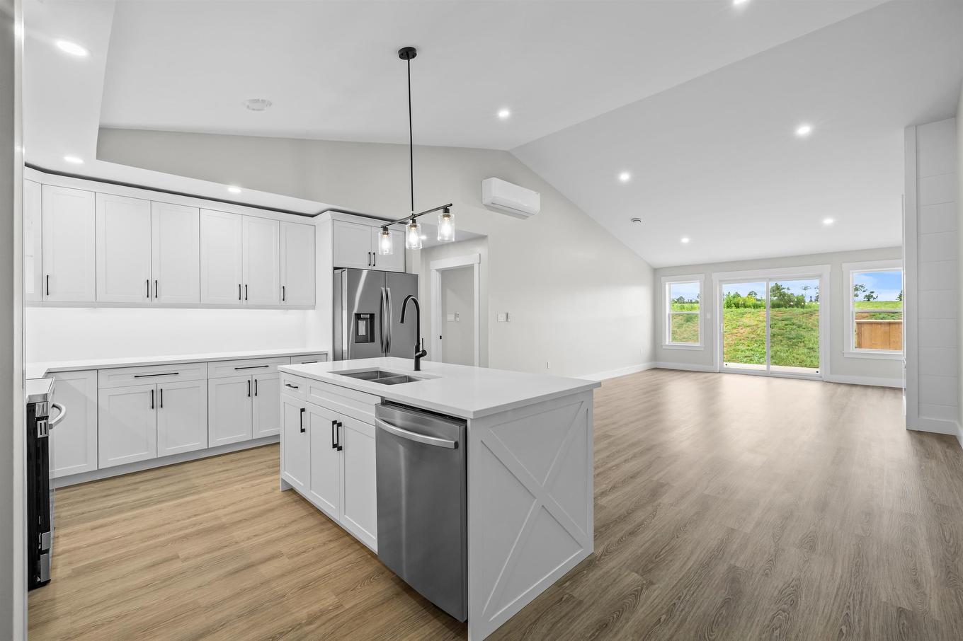 29 Samantha Lane, Cornwall, PE - Indoor Photo Showing Kitchen With Upgraded Kitchen