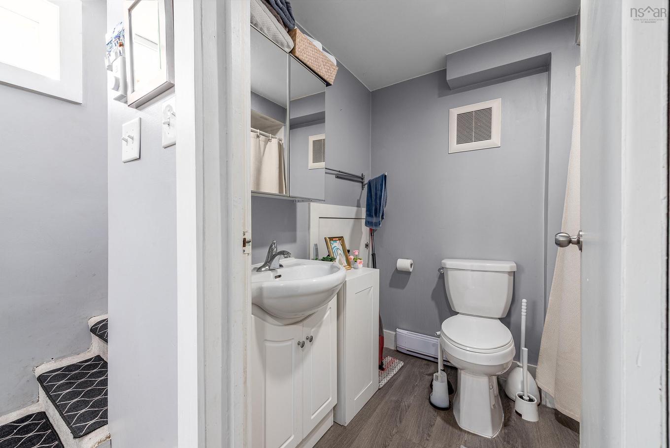 116 Coronation Avenue, Halifax, NS - Indoor Photo Showing Bathroom