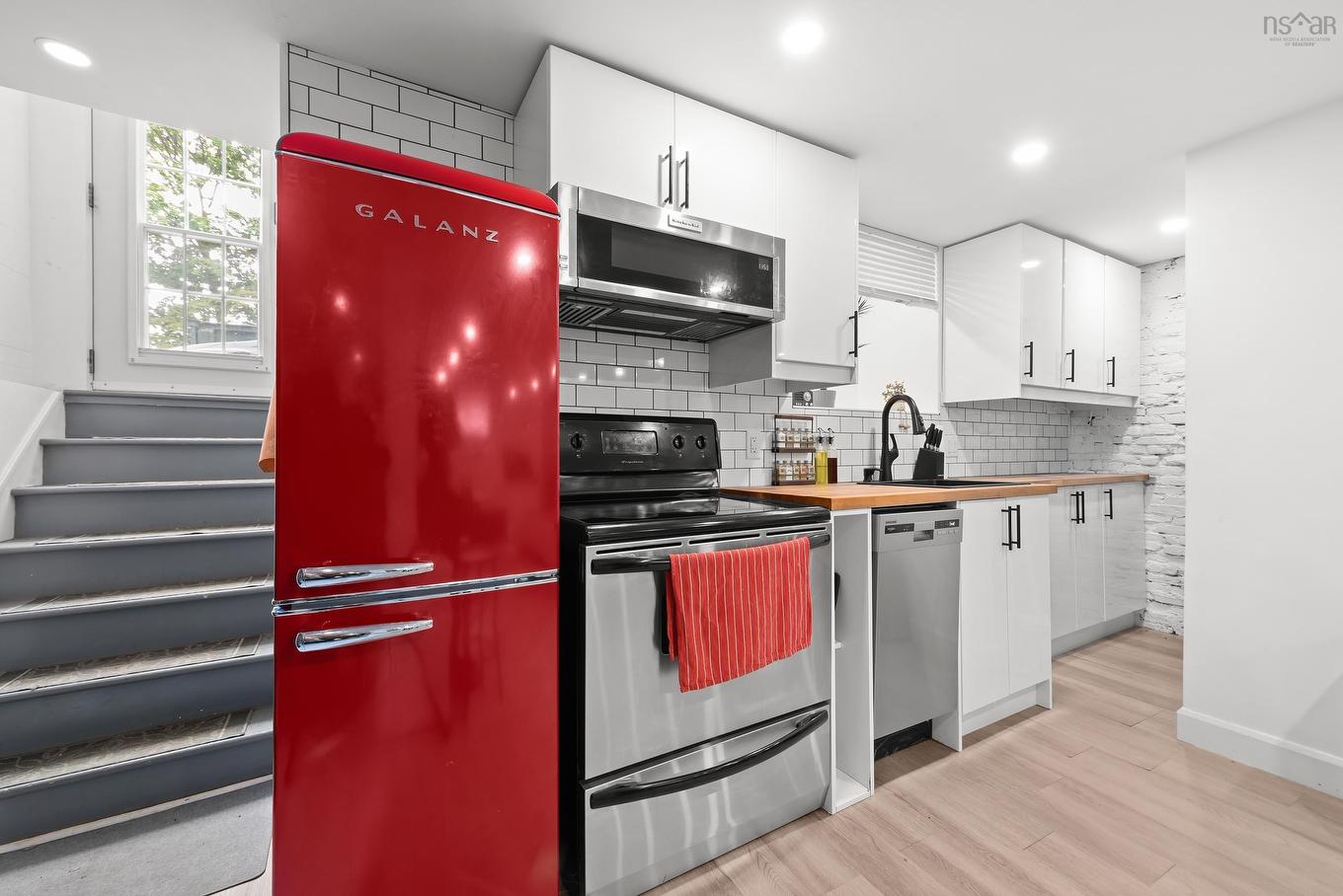 1314 & 1316 Dresden Row, Halifax, NS - Indoor Photo Showing Kitchen