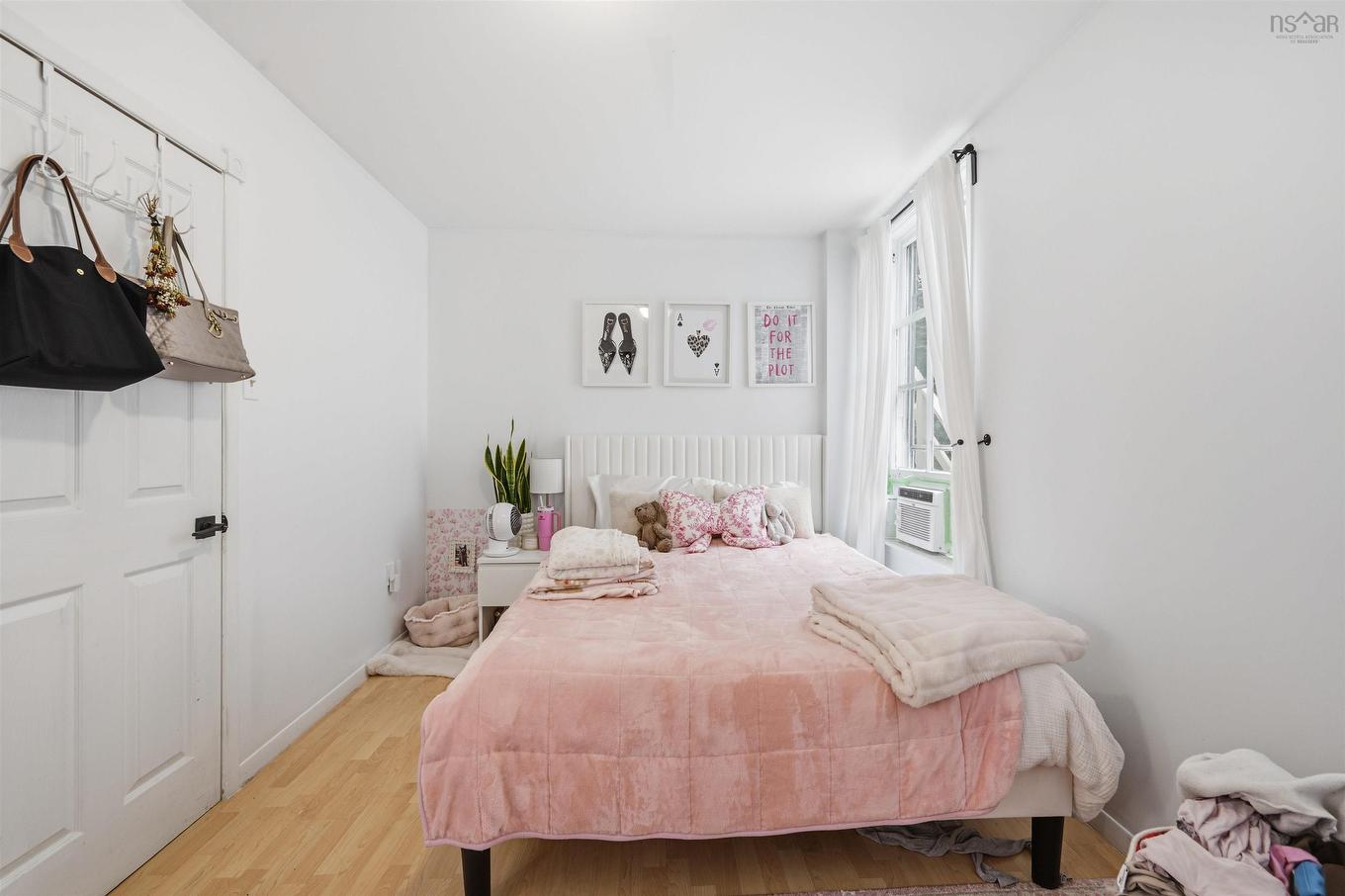 1747 Vernon Street, Halifax, NS - Indoor Photo Showing Bedroom