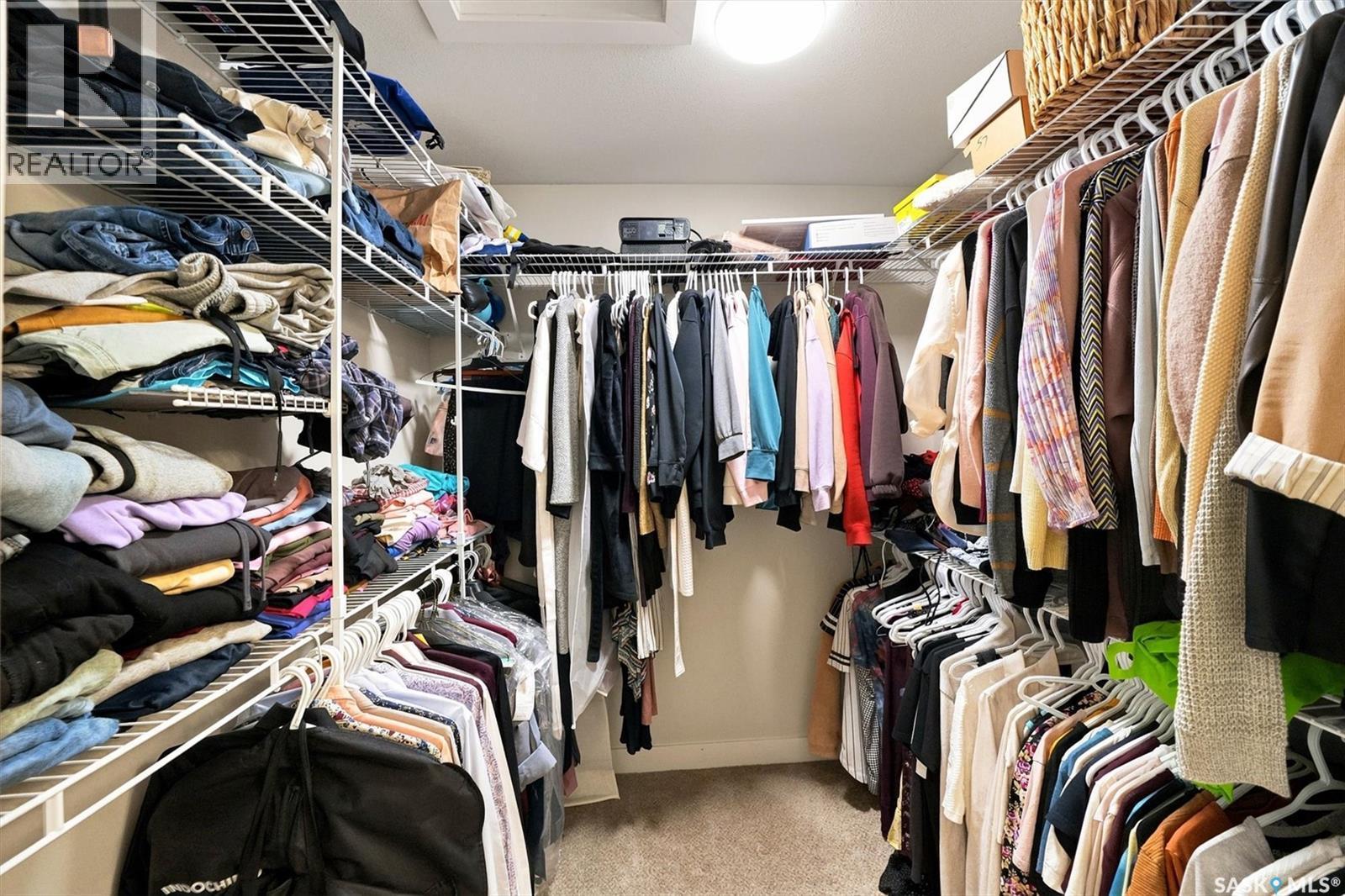 332 Mcfaull Crescent, Saskatoon, SK - Indoor With Storage