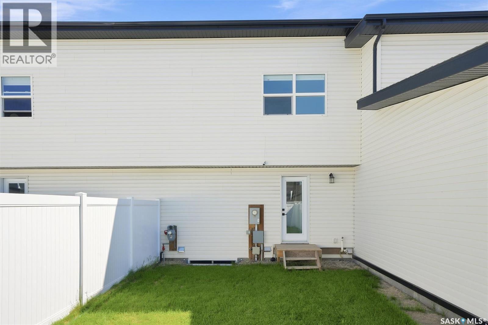 332 Mcfaull Crescent, Saskatoon, SK - Outdoor With Exterior