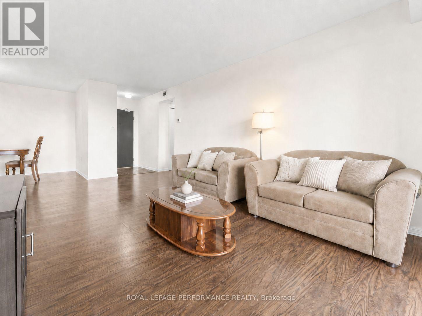 1002 - 757 Victoria Pk Avenue, Toronto (Oakridge), ON - Indoor Photo Showing Living Room