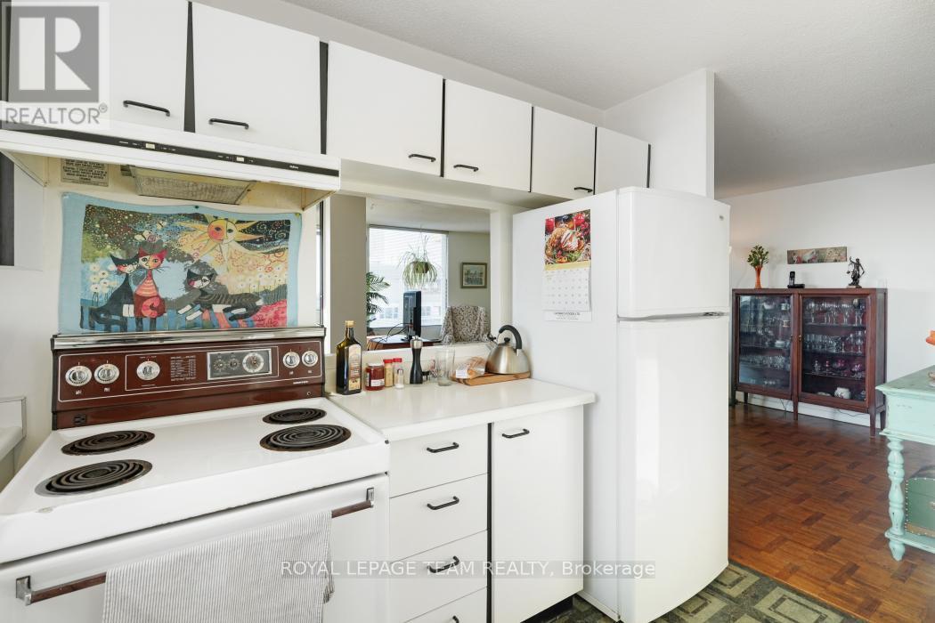1004 - 40 Arthur Street E, Ottawa, ON - Indoor Photo Showing Kitchen