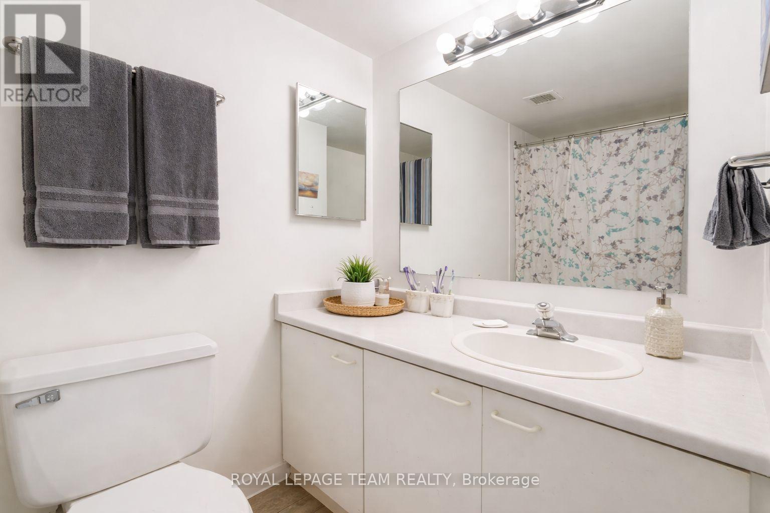1004 - 40 Arthur Street E, Ottawa, ON - Indoor Photo Showing Bathroom