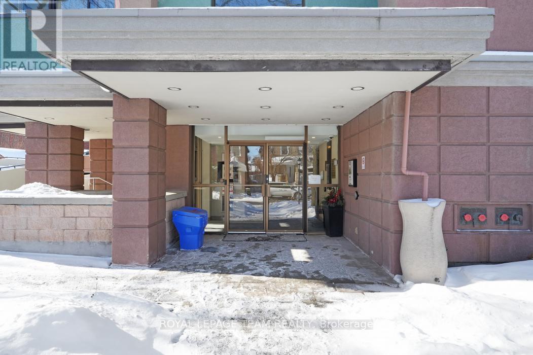 1004 - 40 Arthur Street E, Ottawa, ON - With Exterior