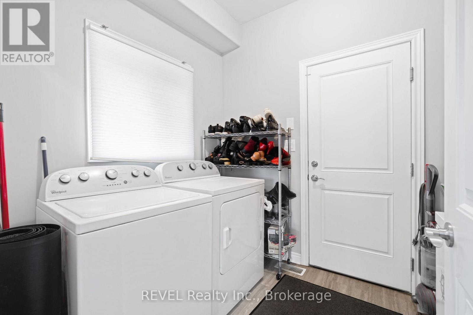 29 Bergenstein Crescent, Pelham (Fonthill), ON - Indoor Photo Showing Laundry Room
