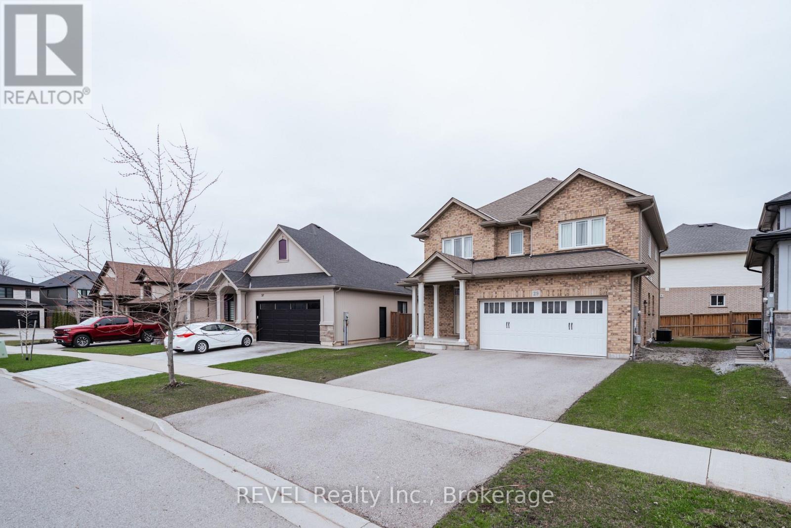 29 Bergenstein Crescent, Pelham (Fonthill), ON - Outdoor With Facade
