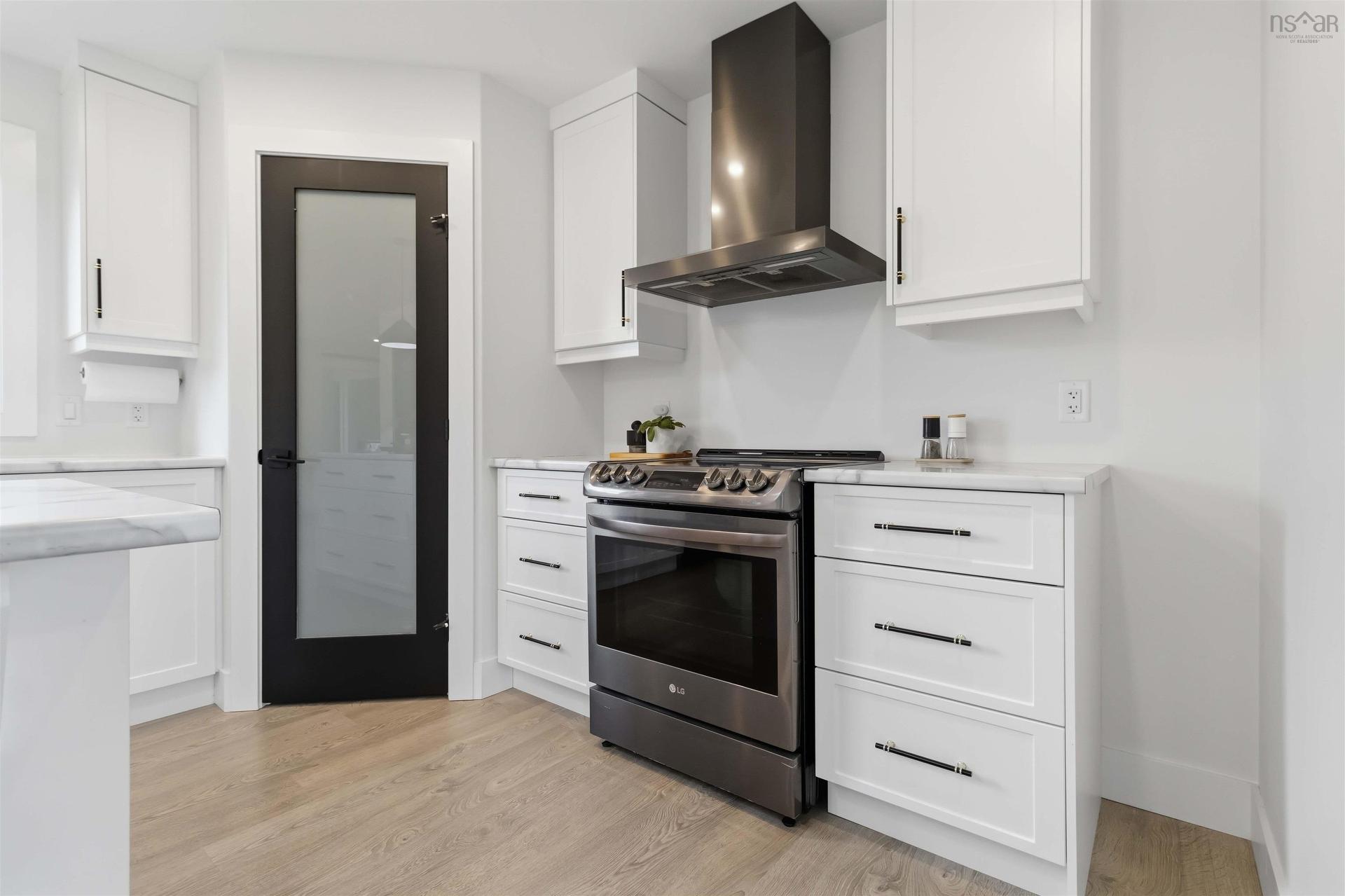 511 Midnight Run, Middle Sackville, NS - Indoor Photo Showing Kitchen With Upgraded Kitchen