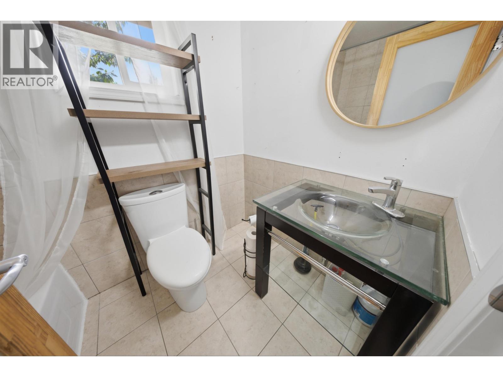 9311 103 Avenue, Fort St. John, BC - Indoor Photo Showing Bathroom