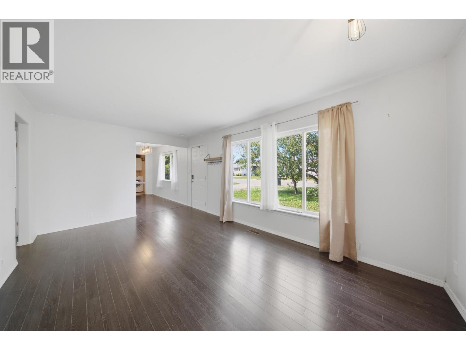 9311 103 Avenue, Fort St. John, BC - Indoor Photo Showing Other Room