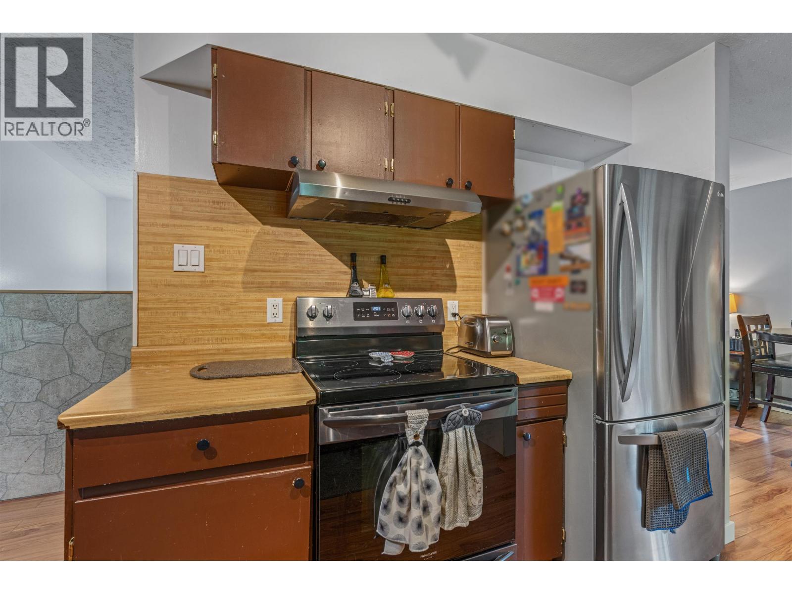2099 Macdonald Avenue, Prince George, BC - Indoor Photo Showing Kitchen
