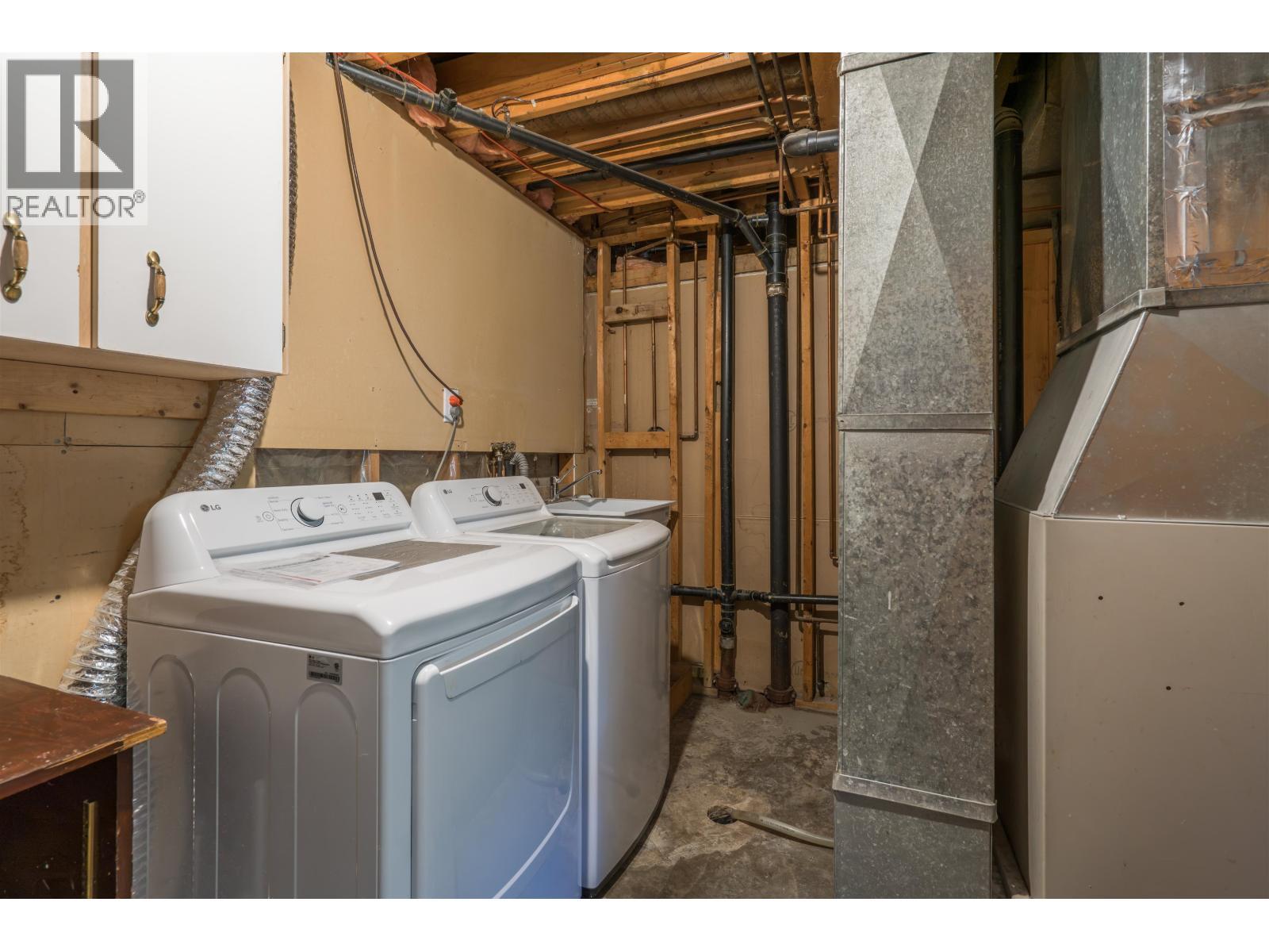 2099 Macdonald Avenue, Prince George, BC - Indoor Photo Showing Laundry Room