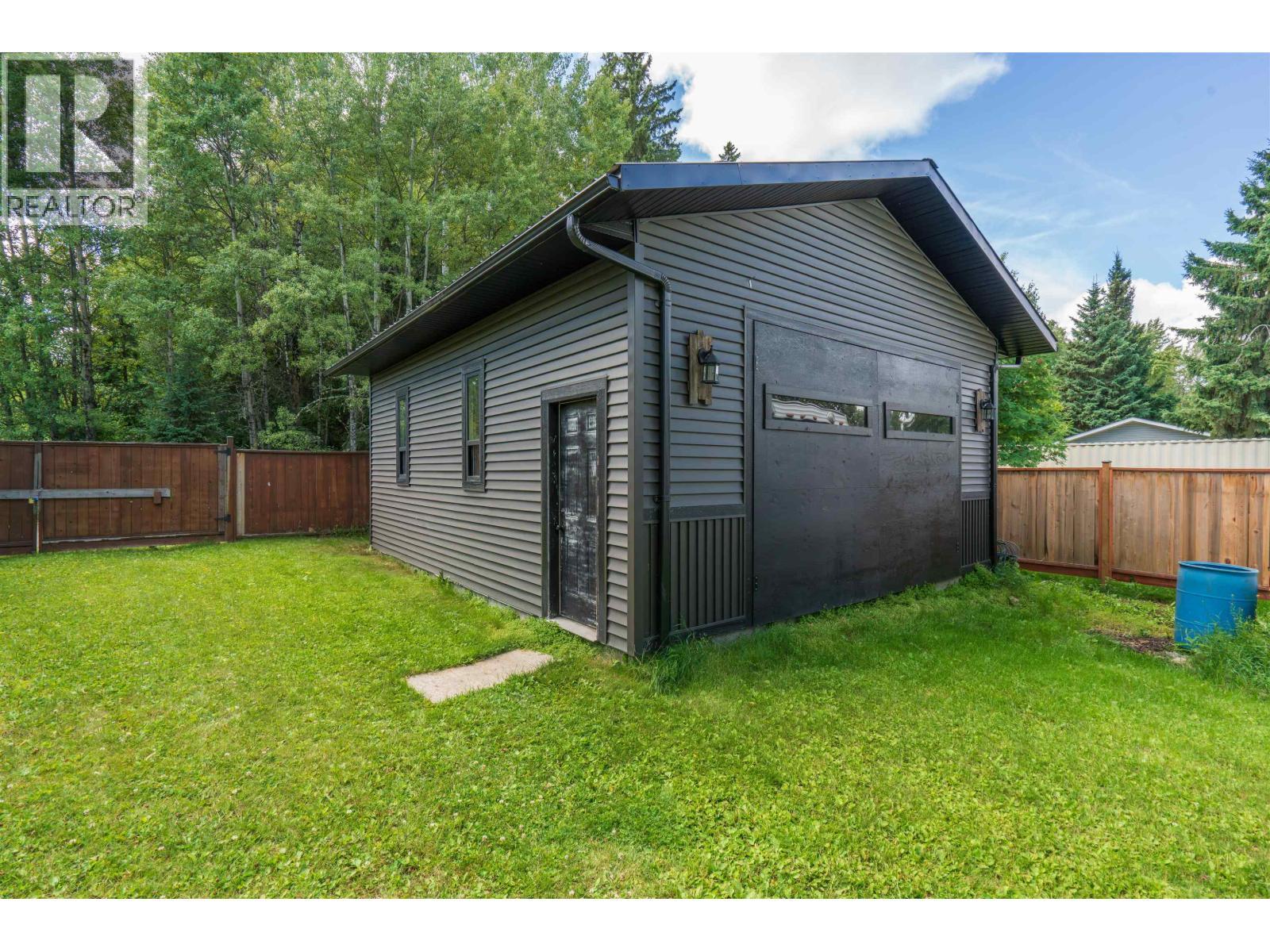 2099 Macdonald Avenue, Prince George, BC - Outdoor