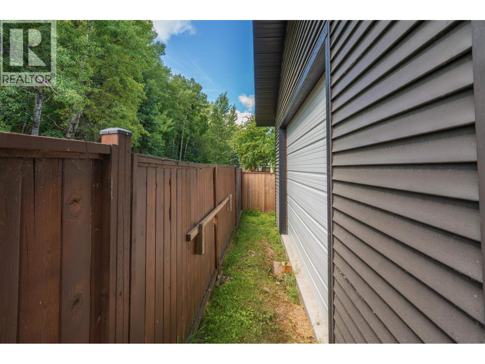 2099 Macdonald Avenue, Prince George, BC - Outdoor
