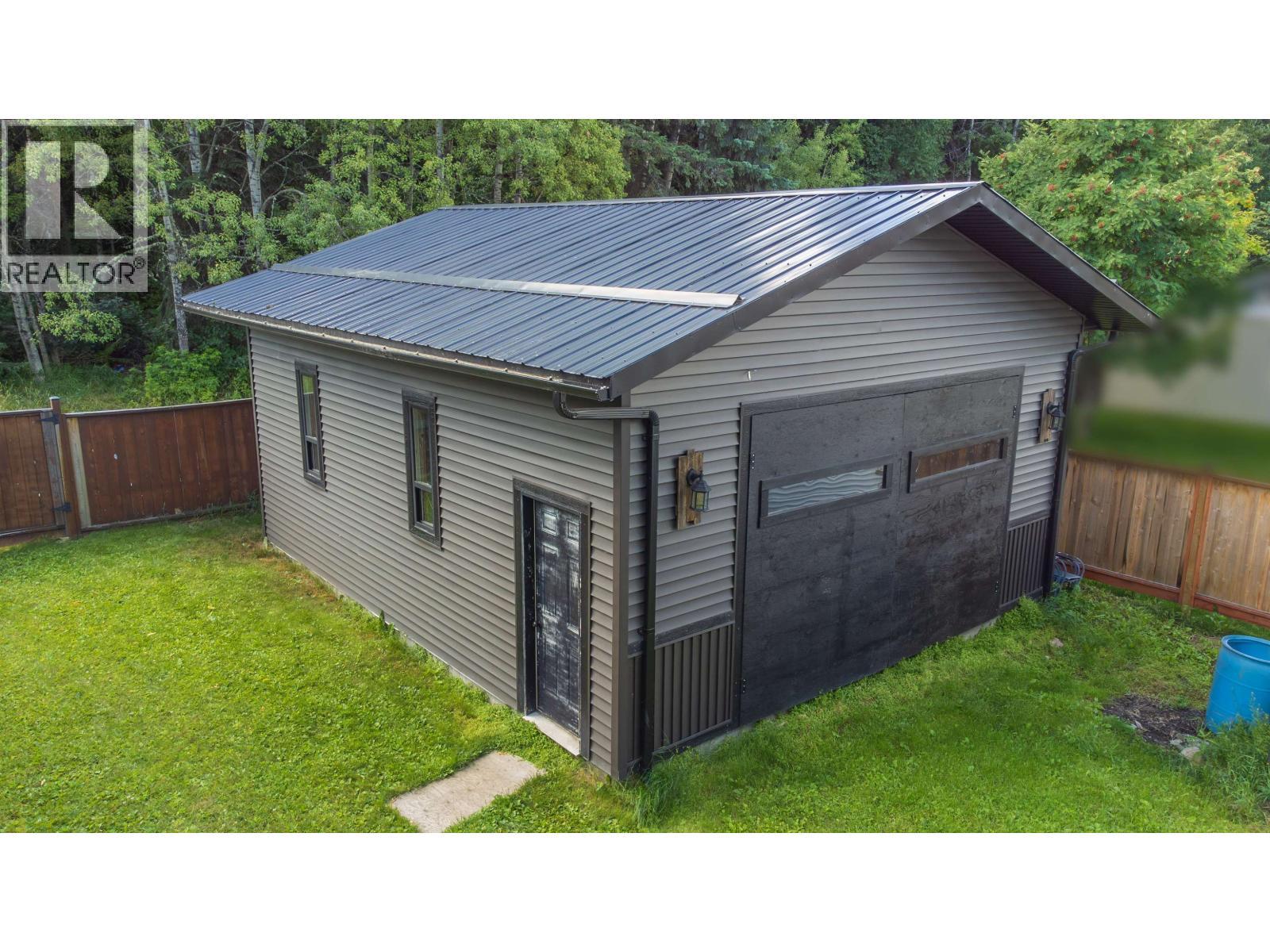 2099 Macdonald Avenue, Prince George, BC - Outdoor