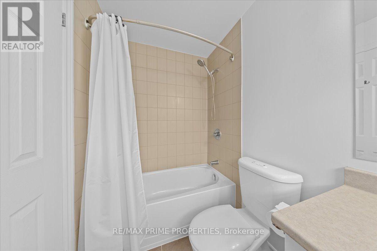 B - 279 Titanium Private, Ottawa, ON - Indoor Photo Showing Bathroom