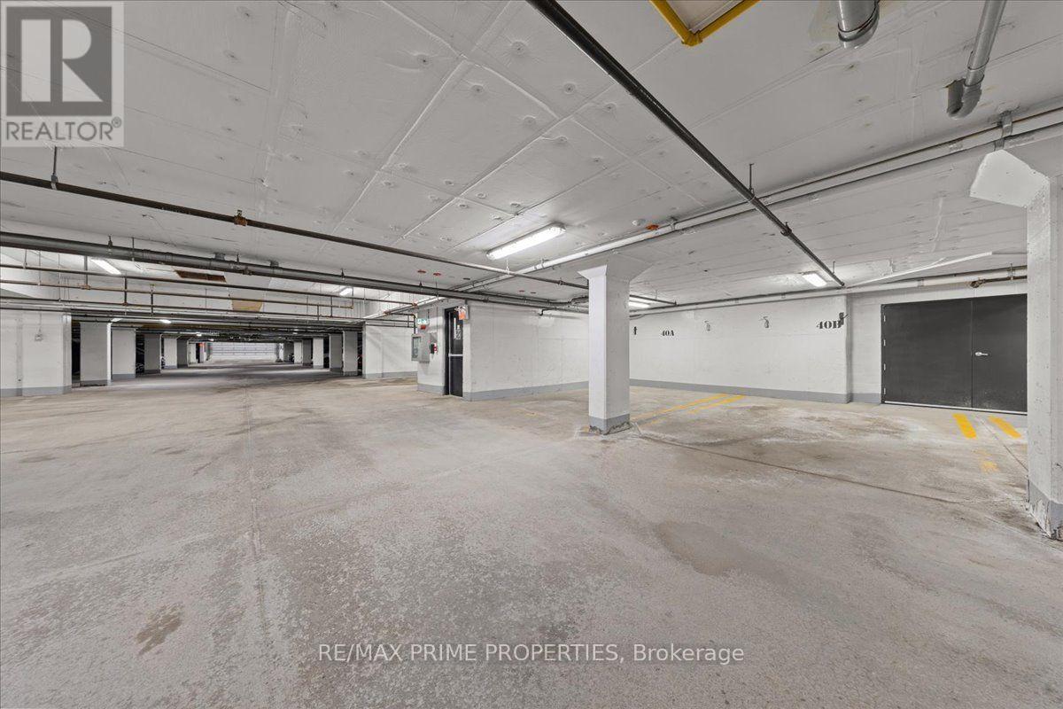 B - 279 Titanium Private, Ottawa, ON - Indoor Photo Showing Garage