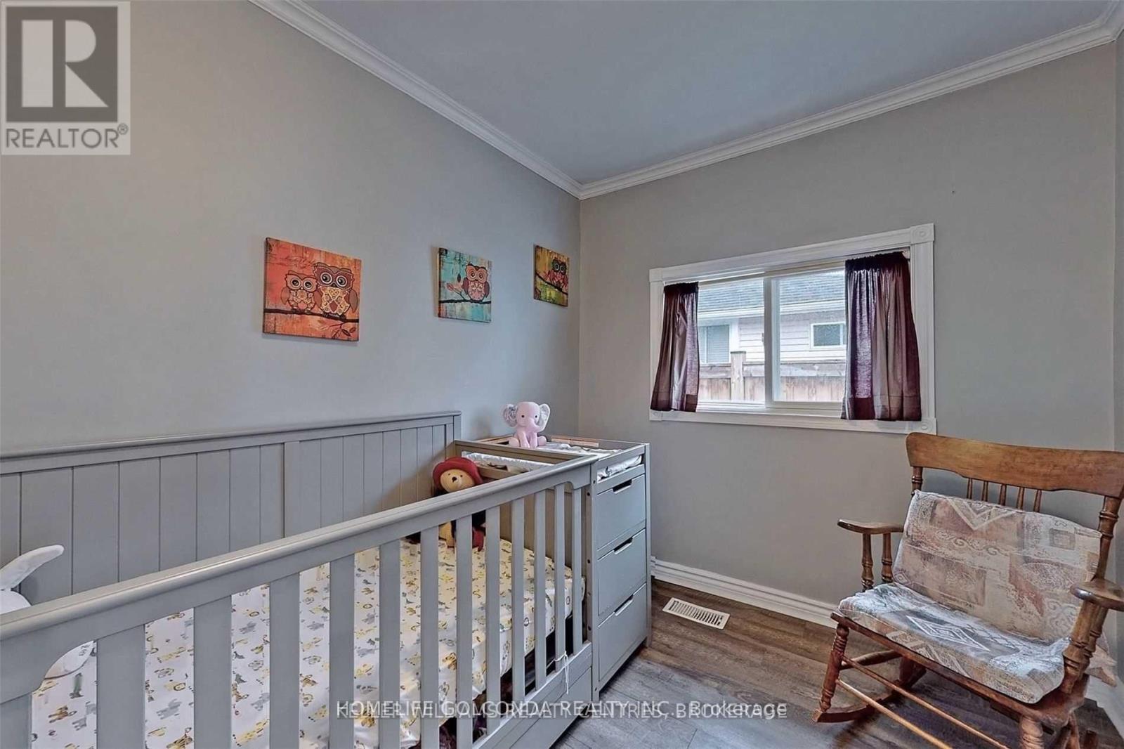 240 Pine Beach Drive, Georgina, ON - Indoor Photo Showing Bedroom