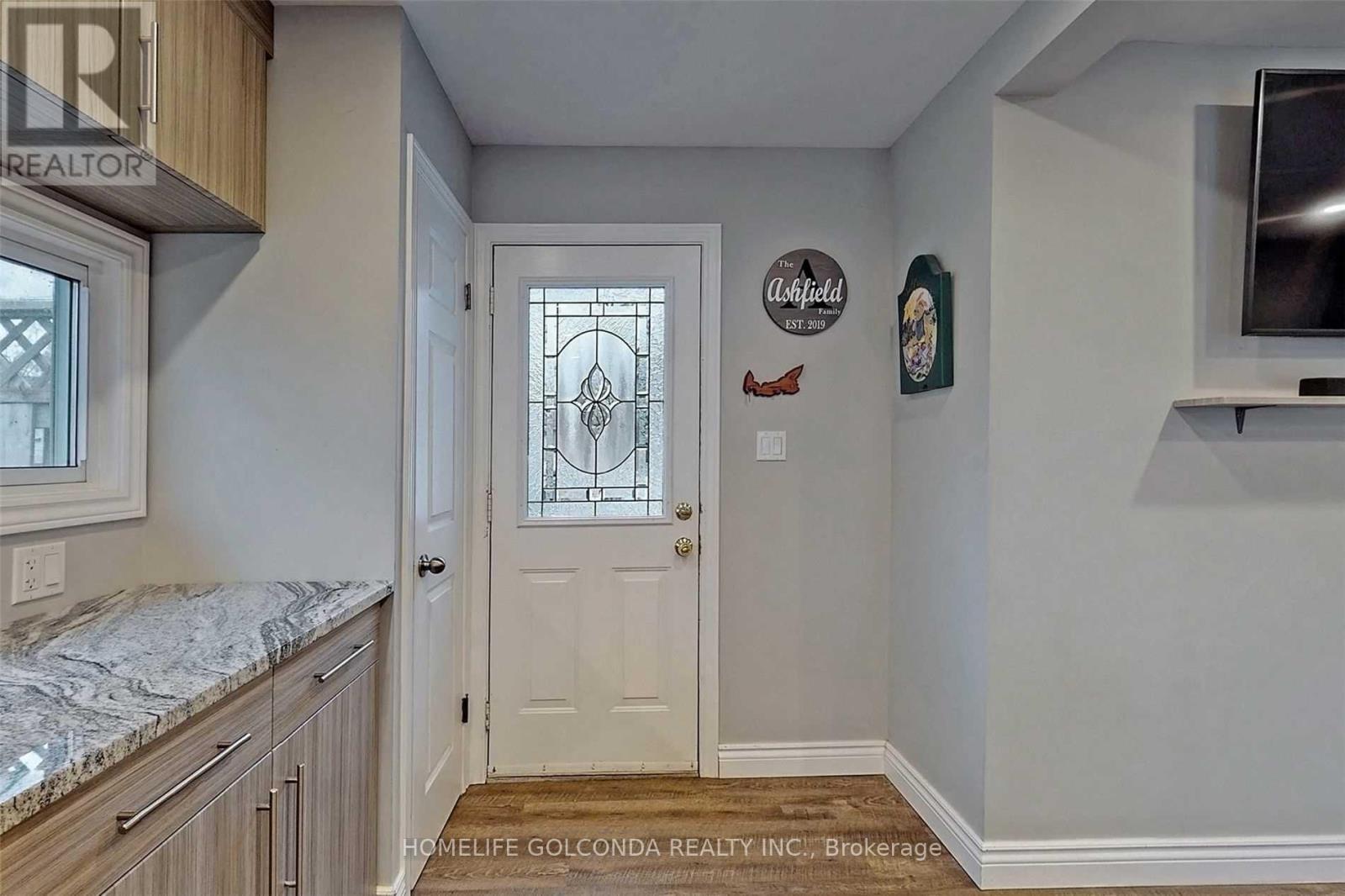 240 Pine Beach Drive, Georgina, ON - Indoor Photo Showing Other Room