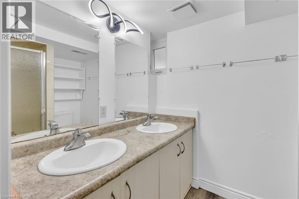 72 Massey Avenue, Kitchener, ON - Indoor Photo Showing Bathroom