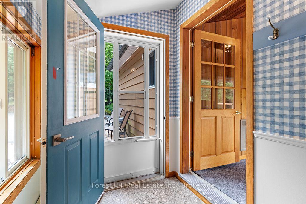 Cute entryway - 344511 North Line, West Grey, ON - Indoor Photo Showing Other Room