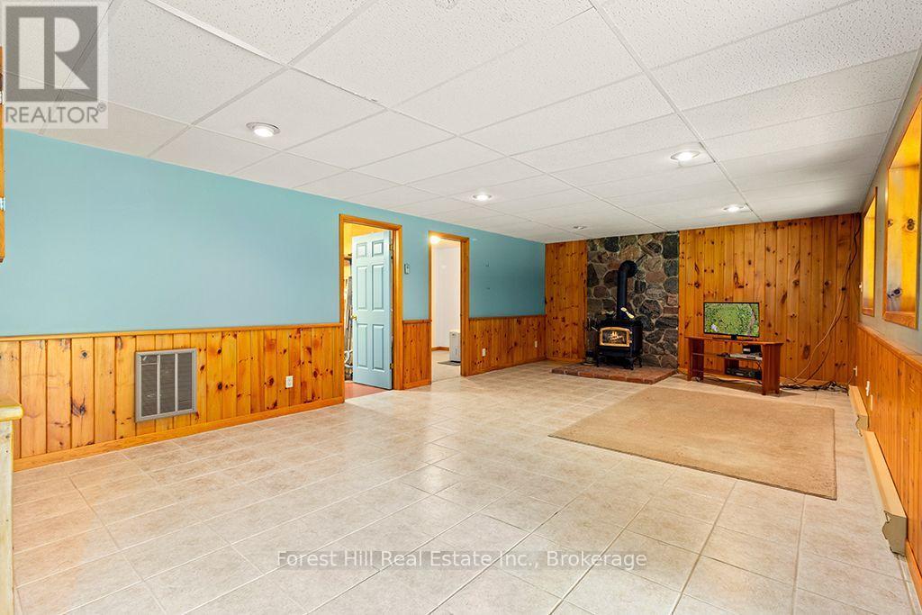 Expansive lower level Family Room - 344511 North Line, West Grey, ON - Indoor Photo Showing Other Room