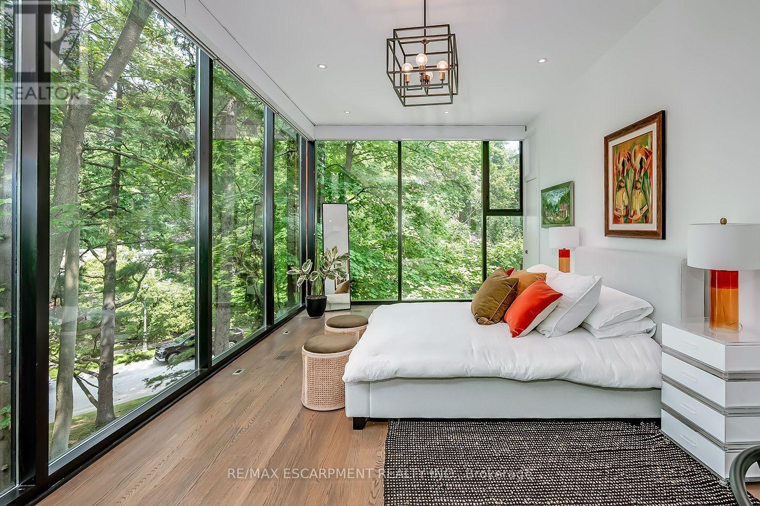 54 Raymar Place, Oakville, ON - Indoor Photo Showing Bedroom