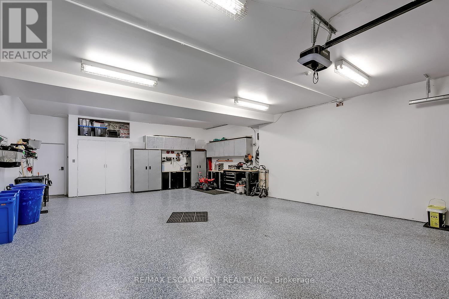 54 Raymar Place, Oakville, ON - Indoor Photo Showing Garage