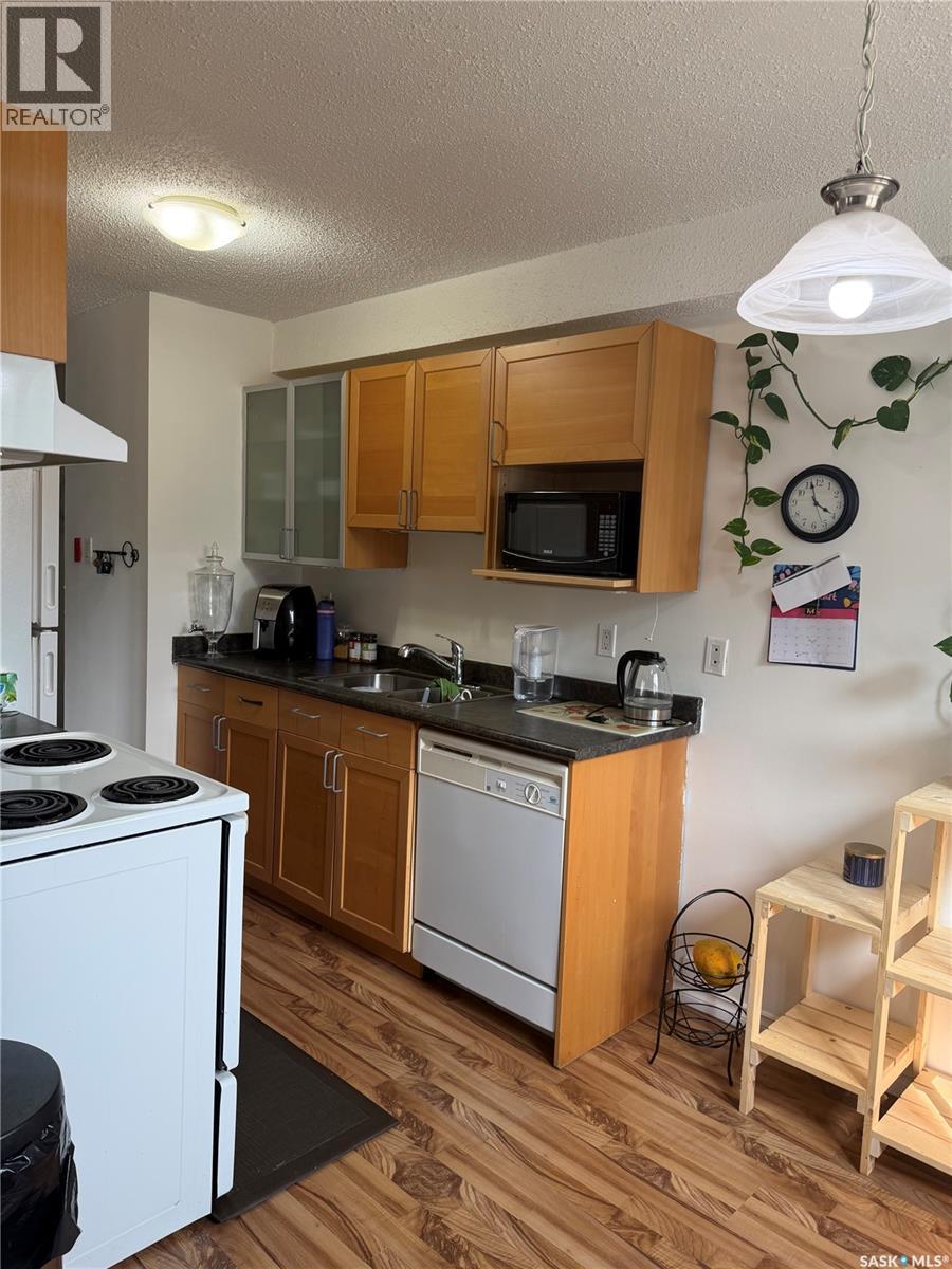 5 116 Acadia Court, Saskatoon, SK - Indoor Photo Showing Kitchen