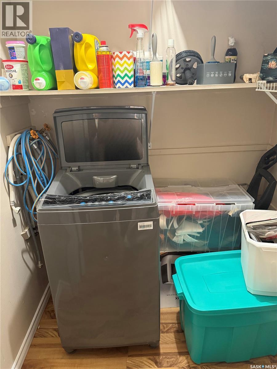 5 116 Acadia Court, Saskatoon, SK - Indoor Photo Showing Laundry Room