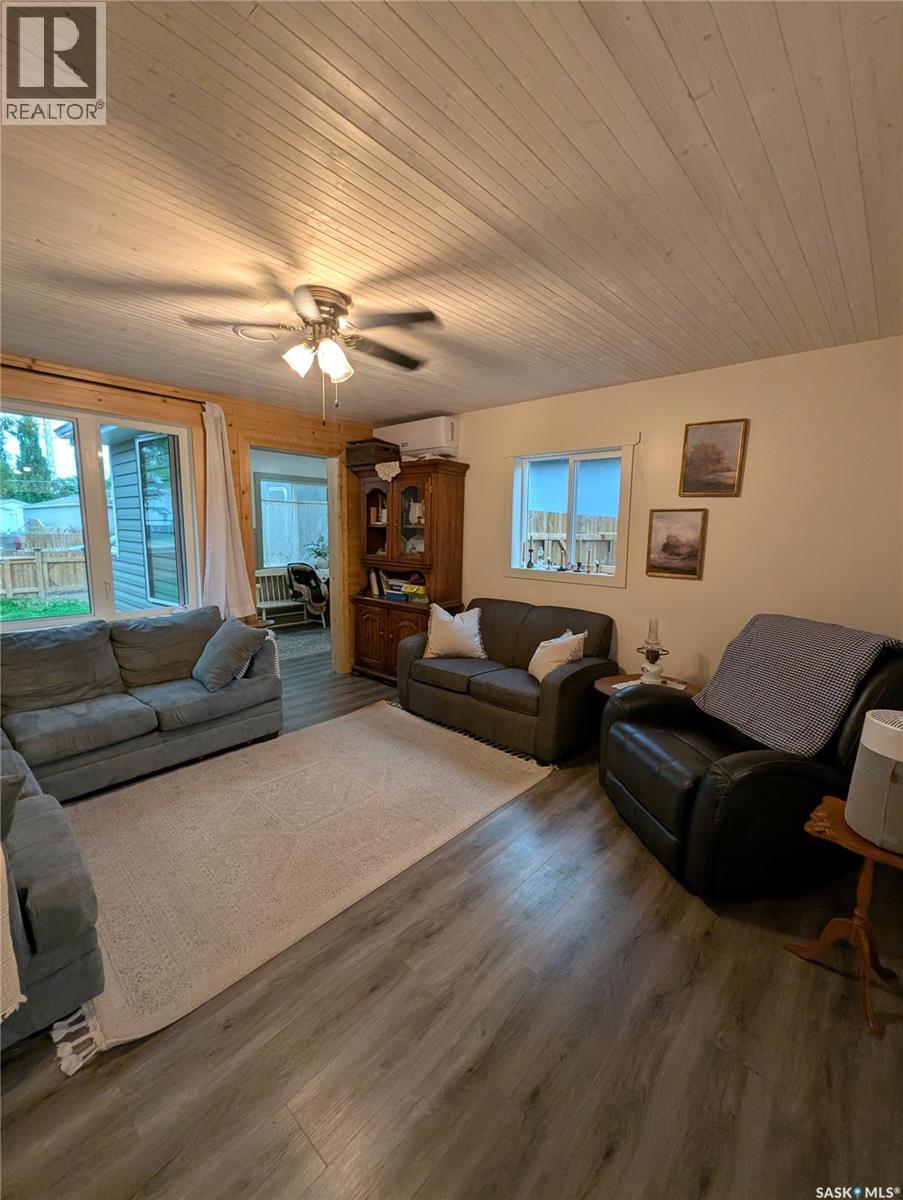 2009 7Th Street, Rosthern, SK - Indoor Photo Showing Living Room