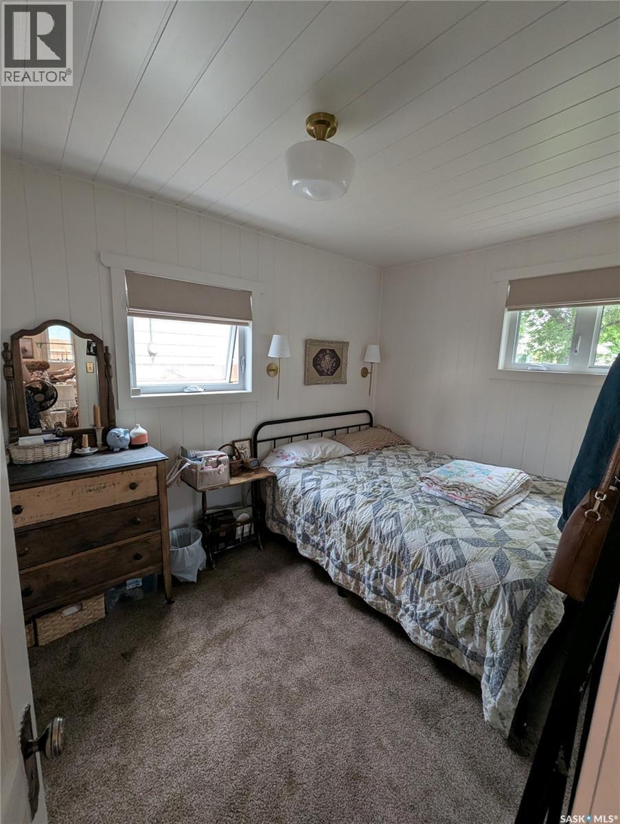 2009 7Th Street, Rosthern, SK - Indoor Photo Showing Bedroom