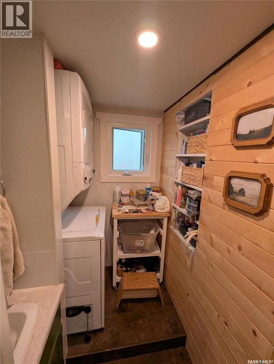 2009 7Th Street, Rosthern, SK - Indoor Photo Showing Laundry Room