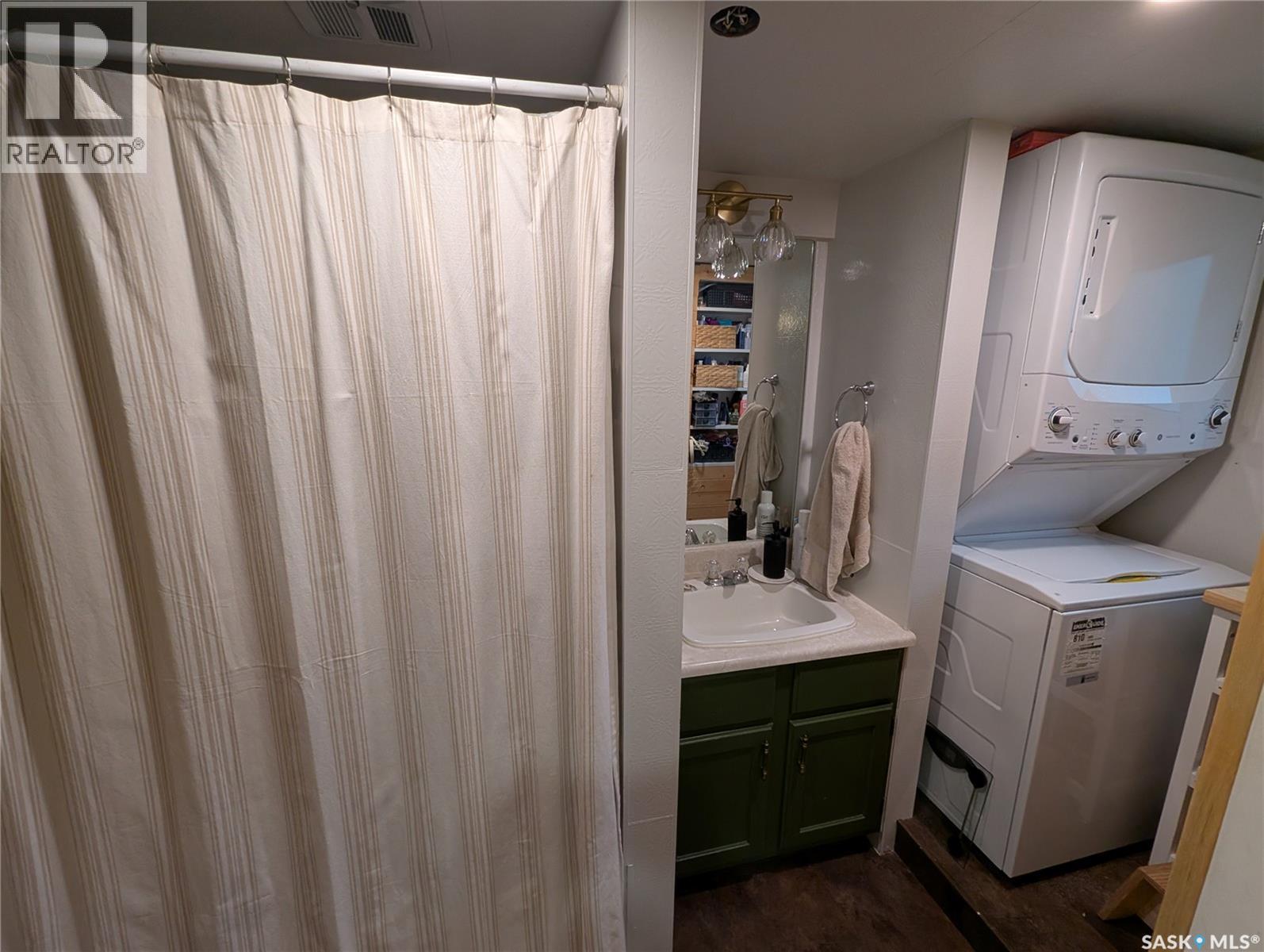 2009 7Th Street, Rosthern, SK - Indoor Photo Showing Laundry Room