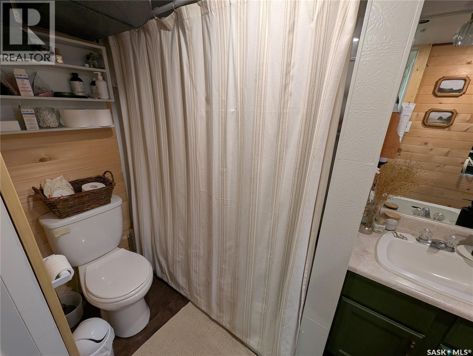 2009 7Th Street, Rosthern, SK - Indoor Photo Showing Bathroom