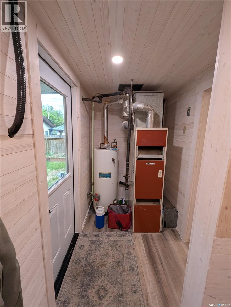 2009 7Th Street, Rosthern, SK - Indoor