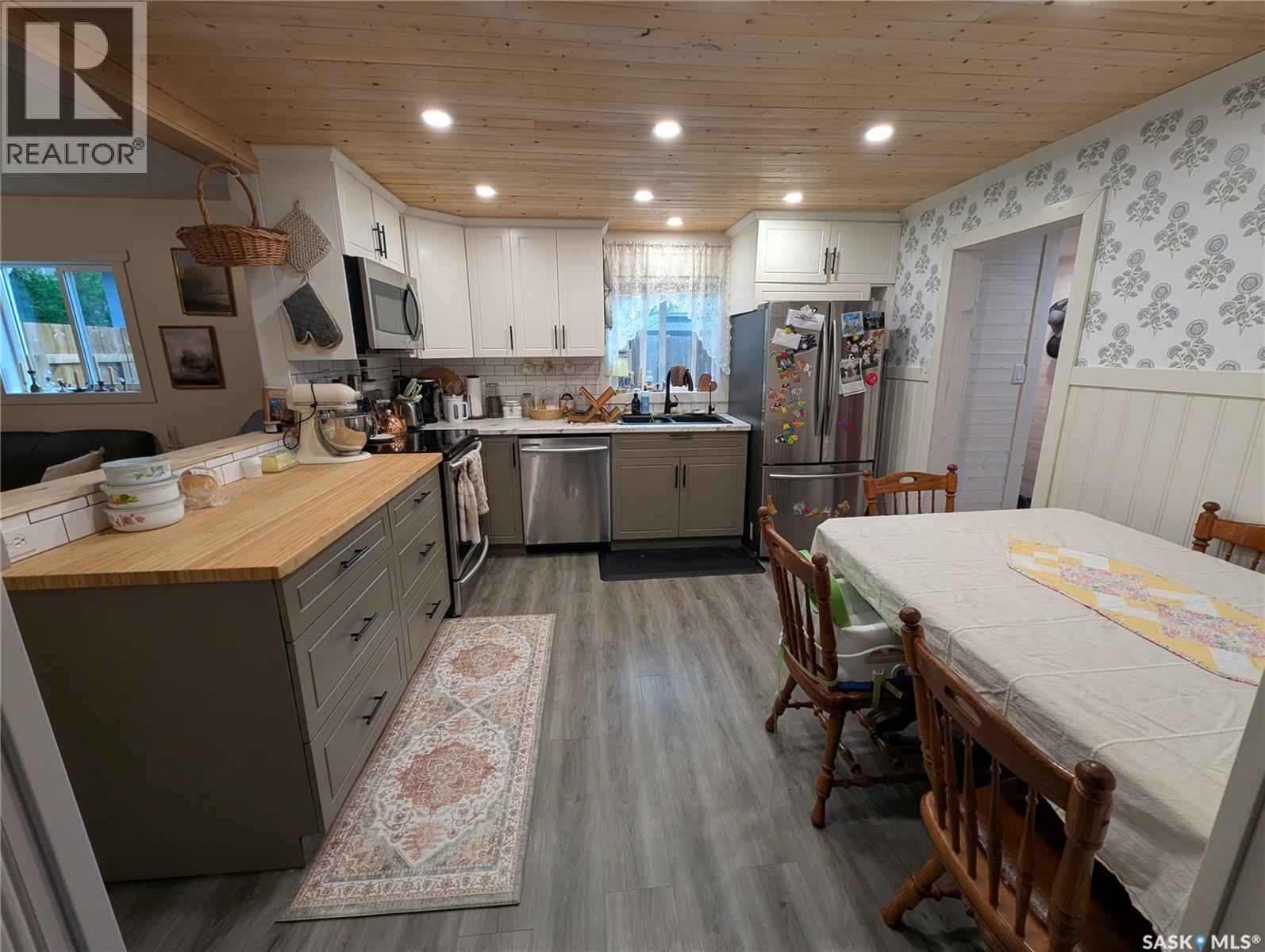 2009 7Th Street, Rosthern, SK - Indoor