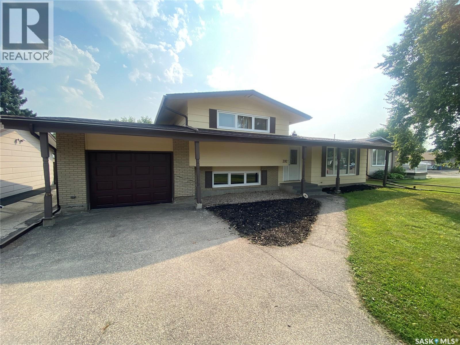392 Circlebrooke Drive, Yorkton, SK - Outdoor