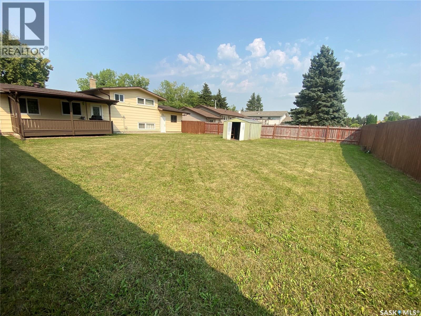 392 Circlebrooke Drive, Yorkton, SK - Outdoor With Deck Patio Veranda